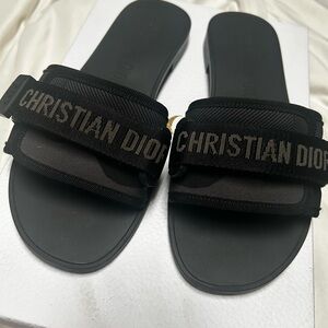 Christian Dior Dio Evolution Slides